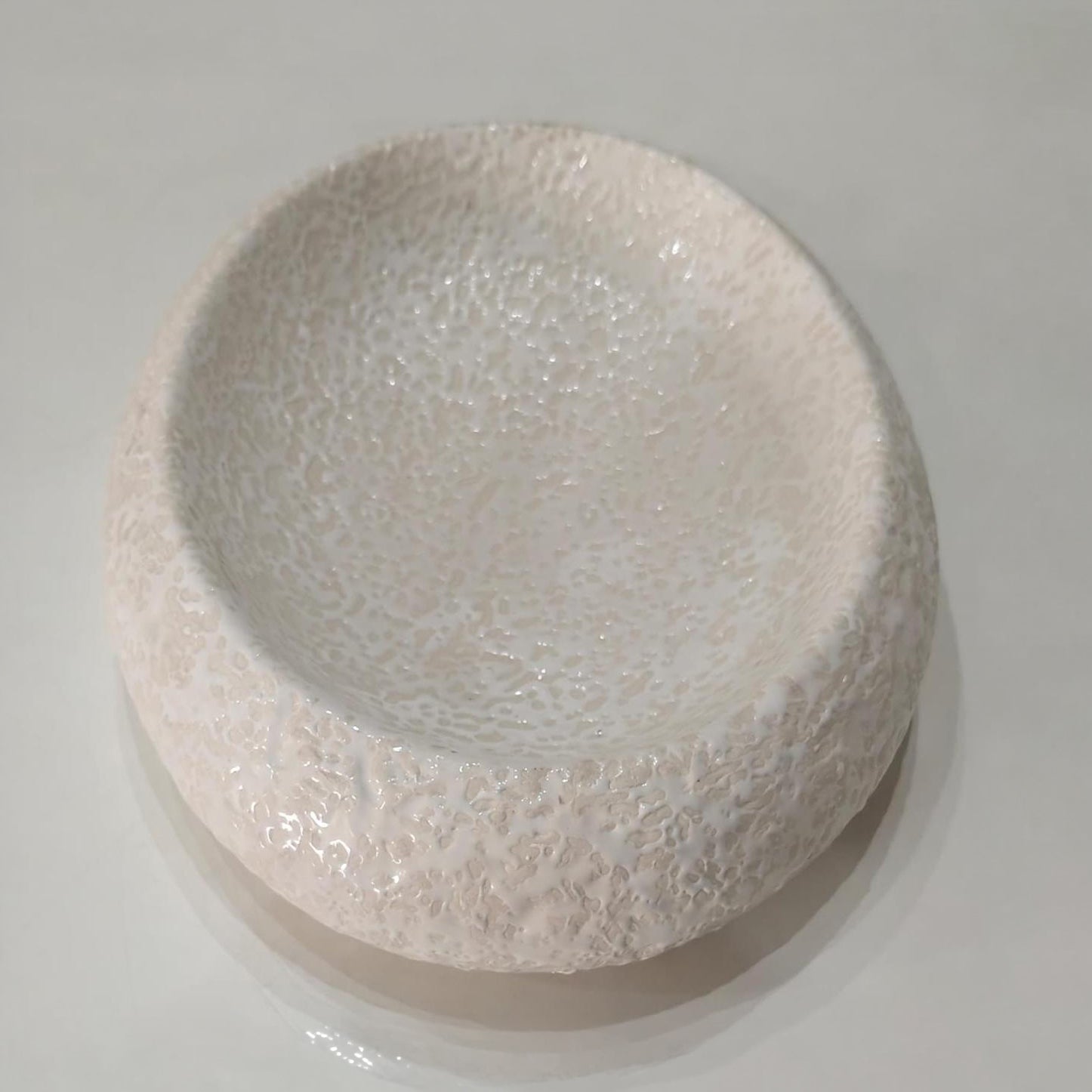 White pebble Trail platter
